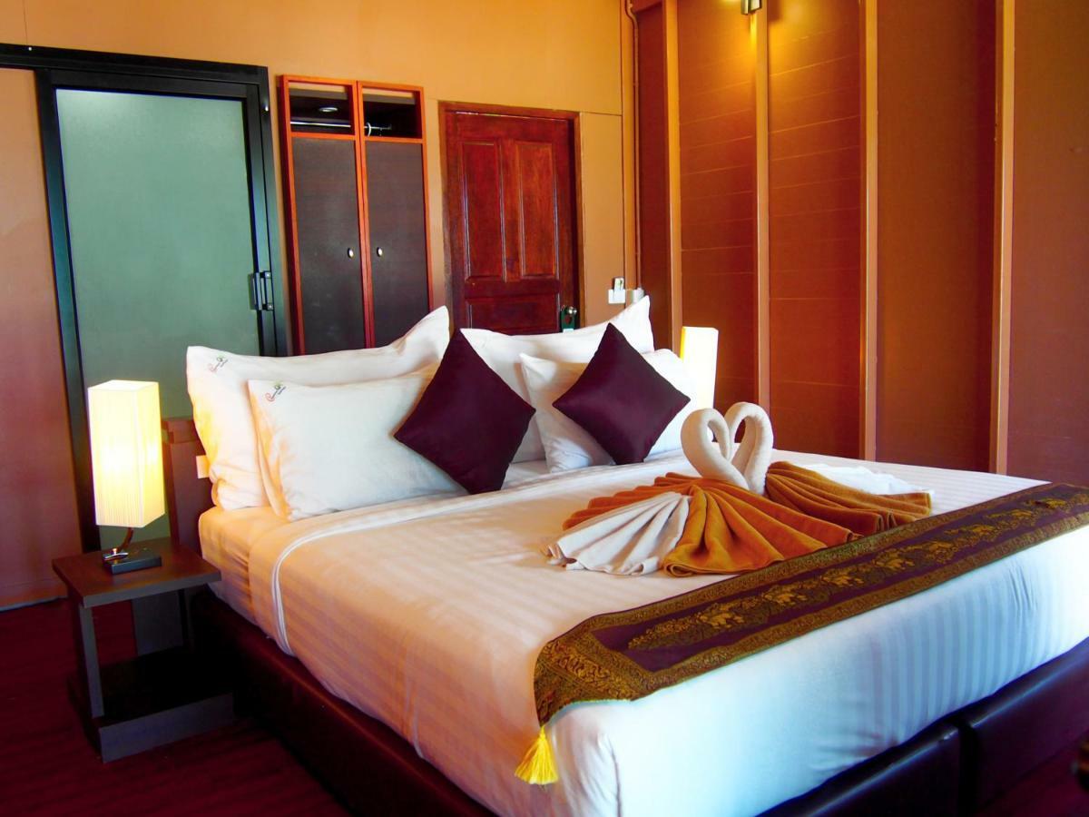 Chareena Hill Beach Resort Koh Lipe Bagian luar foto